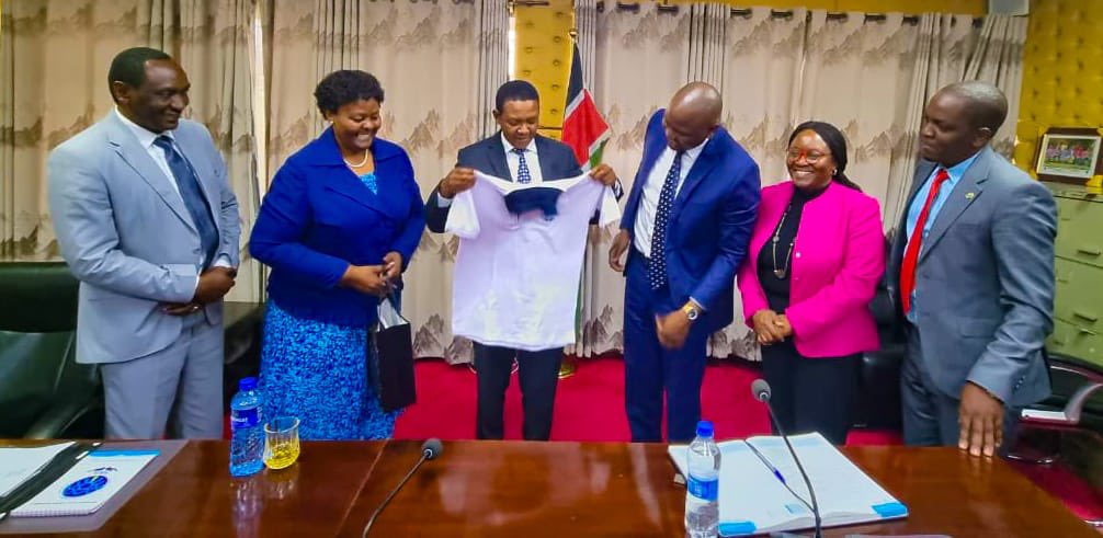 DrAlfredMutua's tweet image. Today, I had the privilege of touring the 𝙉𝙖𝙩𝙞𝙤𝙣𝙖𝙡 𝙀𝙢𝙥𝙡𝙤𝙮𝙢𝙚𝙣𝙩 𝘼𝙪𝙩𝙝𝙤𝙧𝙞𝙩𝙮 (𝙉𝙀𝘼) in Kasarani, Nairobi, where I was warmly received by Board Chair Vincent Kigen and Director General Madam Edith Okoki. 

This visit was crucial as I familiarize myself with…