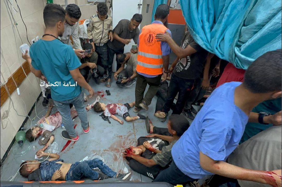 nowgnna's tweet photo. عشرات الشهداء والجرحى في قصف الاحتلال الصهيوني الإرهابي للنازحين العزل في دير البلح وسط قطاع غزة الآن.
Dozens of martyrs and injuries in the terrorist Zionist occupation's bombing of defenseless displaced people in Deir al-Balah in the central Gaza Strip now. https://t.co/Tkms1i87bl