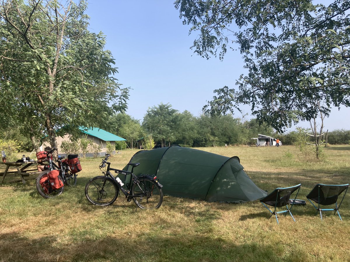 Alors on dance..🎼💃#lacampagne #bourgogne #vacances 🏕️🚴🏽🚴‍♀️❤️