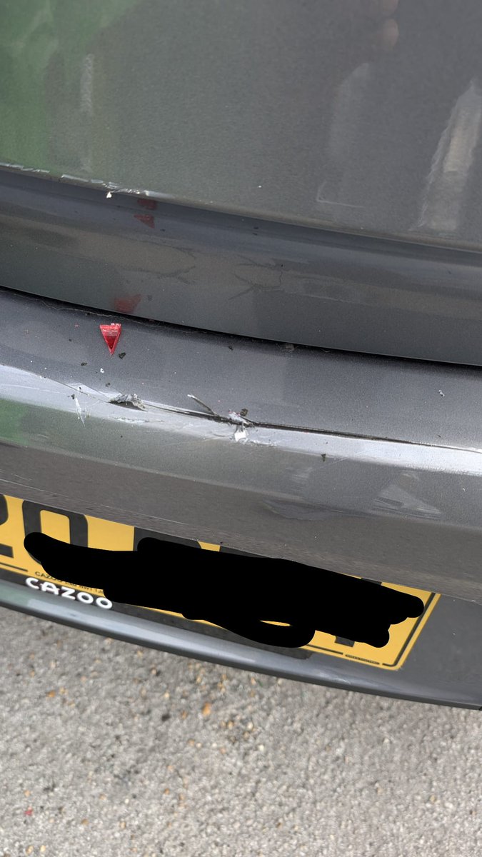 Jeromes22's tweet photo. @Halfords_uk I am writing to express my deep frustration and disappointment with the way my vehicle was handled during and after its recent full service and MOT at your centre. https://t.co/HoiQ4q5iBl