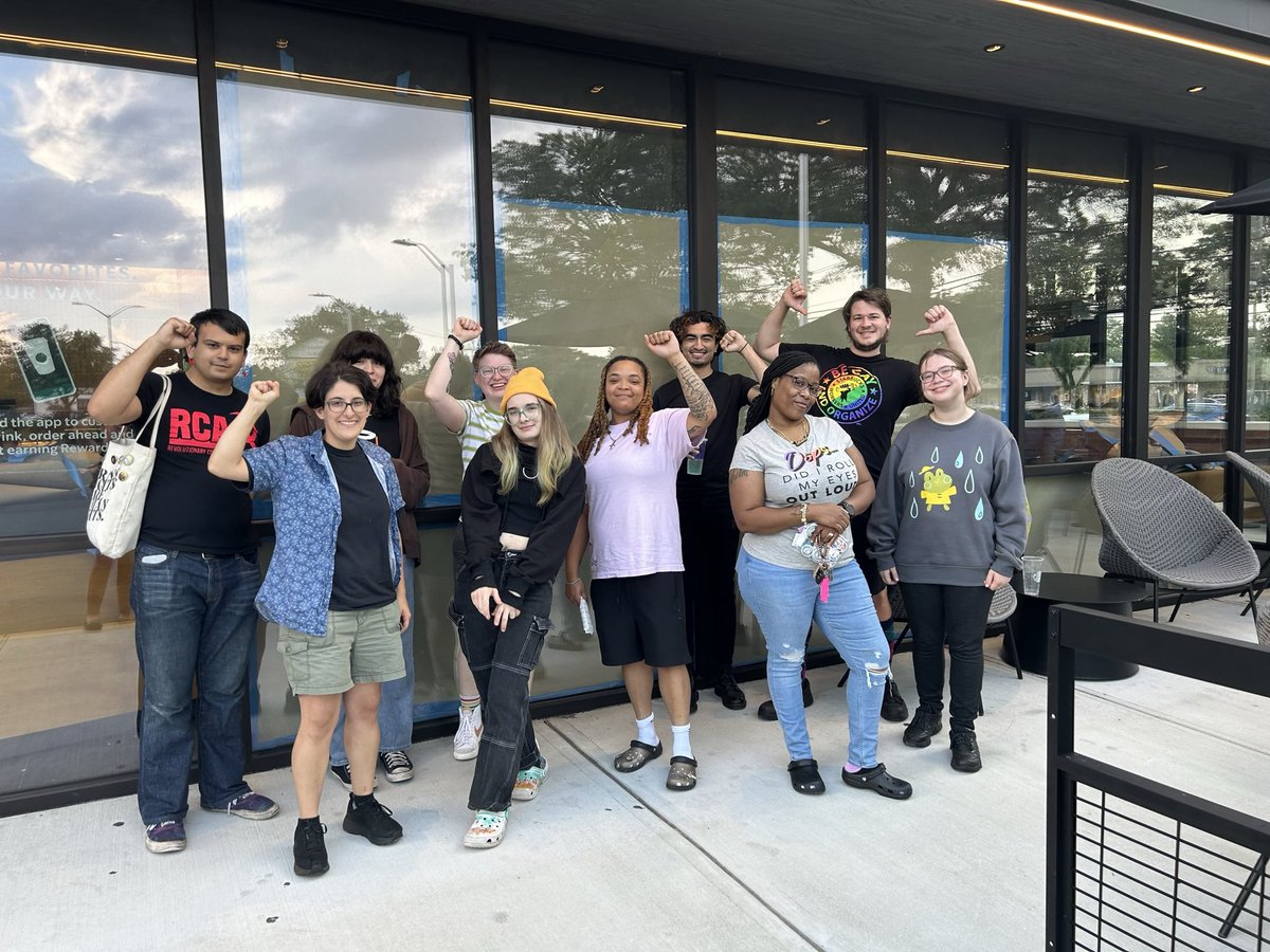 Workers from THREE CT union stores joined the celebration at Hamden yesterday! <a href="/SBWorkersUnited/">Starbucks Workers United</a> <a href="/ConnecticutDSA/">Connecticut DSA 🌹🐳</a> <a href="/CCSBWU/">Corbin’s Corner Starbucks Workers United</a>