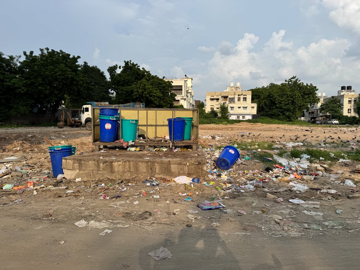 milapsshah15's tweet photo. @AmdavadAMC @swachhbharat unconstructed road &amp; unclean area in Nehru Nagar,Ahmedabad is a health hazard.People urinate there and water ponds are forming,making it dengue-prone.Authorities say road construction will wait till monsoon #CleanAhmedabad #HealthHazard #SwachhBharat https://t.co/eSyetJuGHb