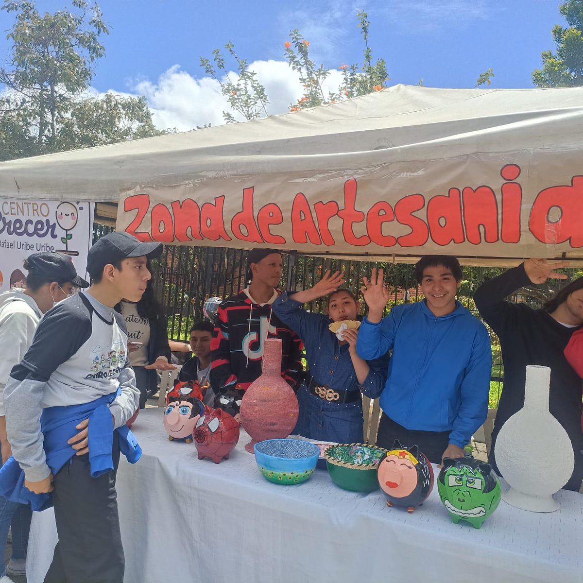 Secretaría Distrital de Integración Social tweet media