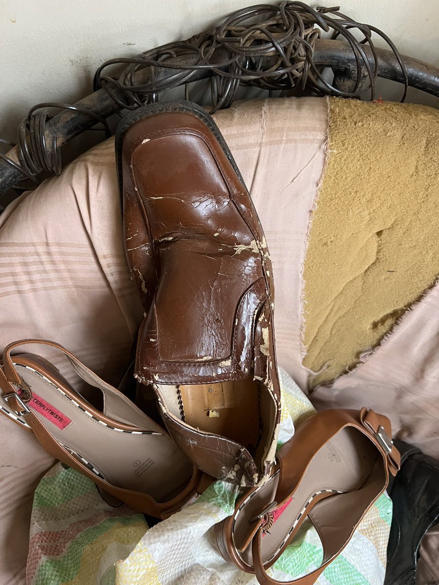 EdgarMugisha9's tweet image. But you people are bad😔I understand the #kiteezi landslide victims are in need but this is unacceptable…whoever sent these plus a sack full of torn dirty clothes,You are not a nice person 🤨