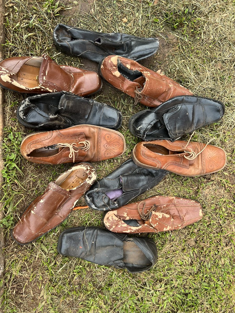 EdgarMugisha9's tweet image. But you people are bad😔I understand the #kiteezi landslide victims are in need but this is unacceptable…whoever sent these plus a sack full of torn dirty clothes,You are not a nice person 🤨