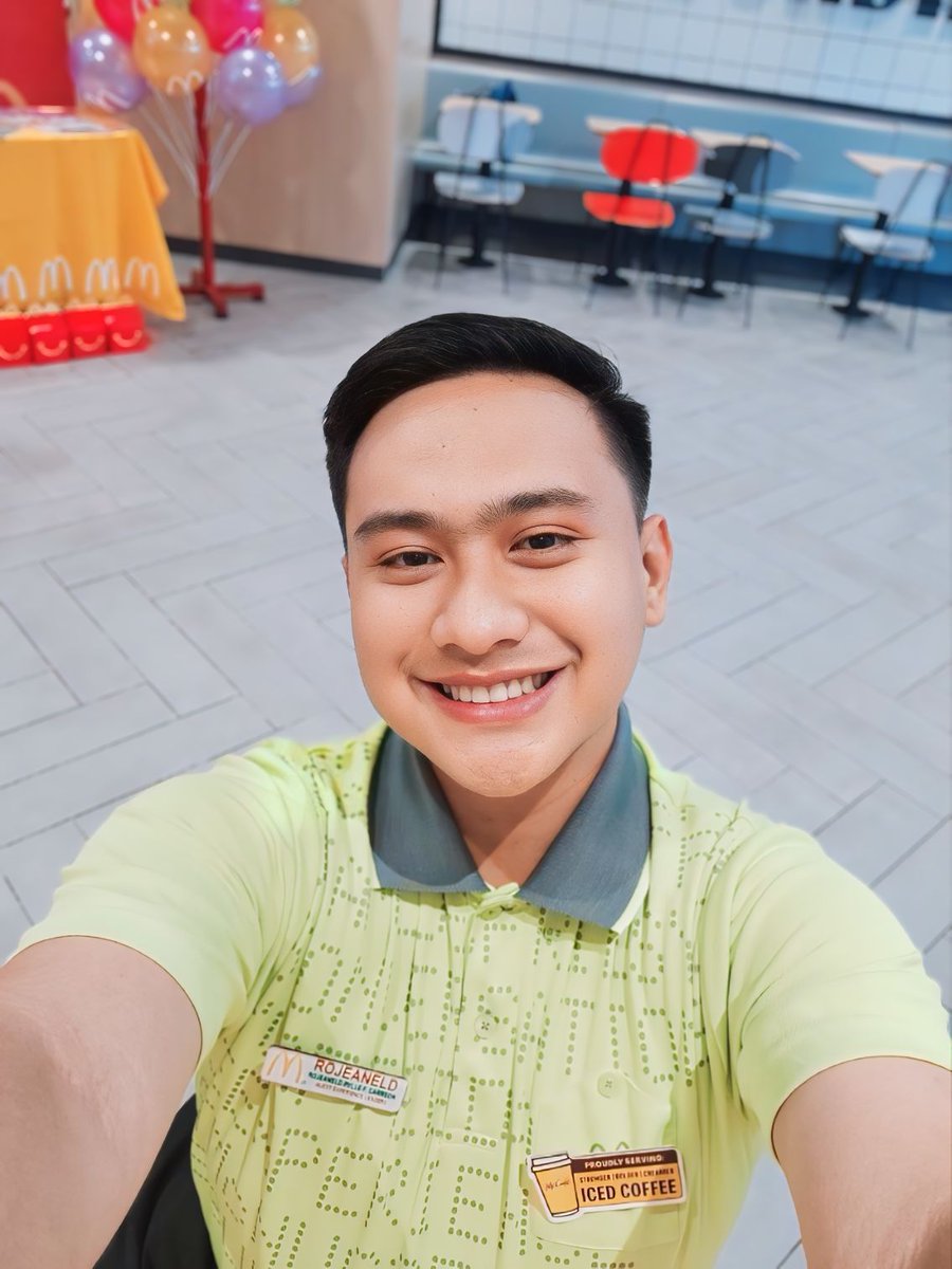 batang_rylle's tweet photo. DIMO GANAHAN TAGA MCDO 😍🥰😅 😅 https://t.co/q0rAJao5CS