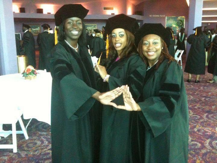 LatiniaShell's tweet photo. 13 year DoctorVersary!
To God be the Glory 👩🏽‍🎓 https://t.co/hzh7T6llI4