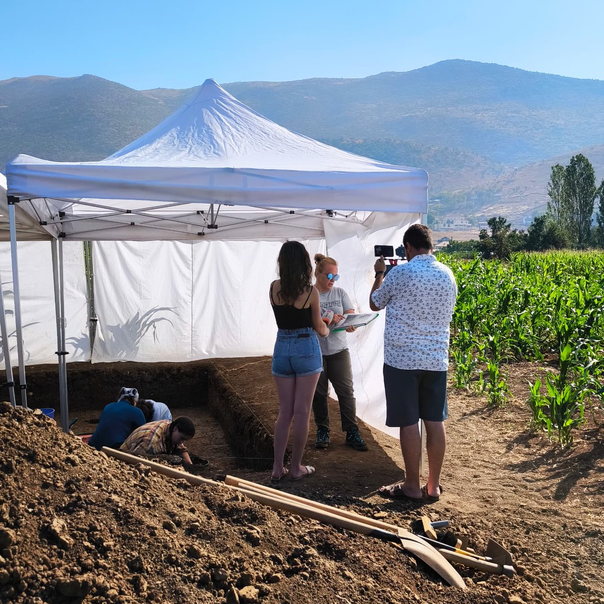 Our excavation site has once again received a visit from the media: Report TV and News24 interviewed one of our project leaders, Dr. Edlira Andoni, on the field. 🎤🎥

#korca #neolithic #project #albania #international #excavation #news #media