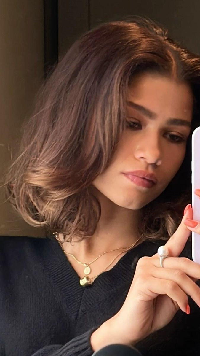 yeahyeahyeahx10's tweet image. don't miss me.

you don't need that kind of pain.