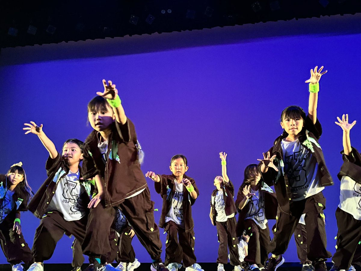 studiooz_info's tweet photo. 発表会無事終了しました！
少しお休みをいただいて、
来週26日(月)より通常通りレッスンが開始します。
見学・無料体験レッスン随時受付中
🍁9月・10月✨
秋の入会キャンペーン実施中です❗️
お気軽にお問い合わせください☺️
スタジオHP
https://t.co/cByj0h8AV0
#宝塚市
#ダンススタジオ
#丹波篠山市 https://t.co/QwbnjShFCi