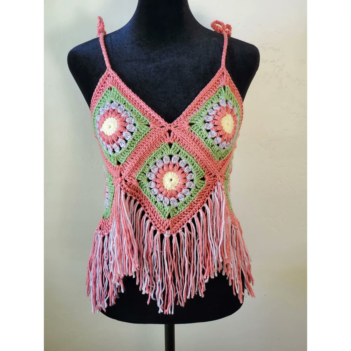 HookedWithAspy's tweet photo. 💚💗Granny Square Tank💗💚
The Square pattern is by @adorecrea
Yarn used @cascadeyarns Pacific 
#Crochet #crochettanktop #grannysquare #handmadewithlove #handcrafted #handmadegifts #presents #smallbusiness #keeponshoppingsmall #lovecrochet #cascadeyarns #loveyarn #crochetaddict https://t.co/IxXxvky2yk