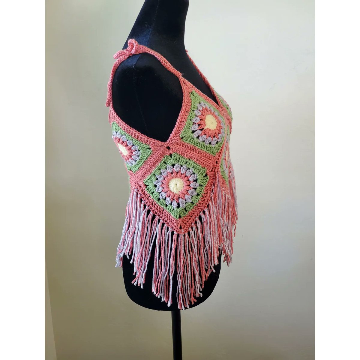 HookedWithAspy's tweet photo. 💚💗Granny Square Tank💗💚
The Square pattern is by @adorecrea
Yarn used @cascadeyarns Pacific 
#Crochet #crochettanktop #grannysquare #handmadewithlove #handcrafted #handmadegifts #presents #smallbusiness #keeponshoppingsmall #lovecrochet #cascadeyarns #loveyarn #crochetaddict https://t.co/IxXxvky2yk