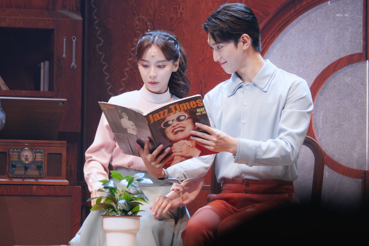 ming_pic's tweet photo. 240820 어쩌면 해피엔딩 스페셜 커튼콜

"내 문을 두드려줘서 고마웠어."
"문을 열어줘서 고마웠어."

#홍지희 #신재범 https://t.co/ENu7dtGpX9