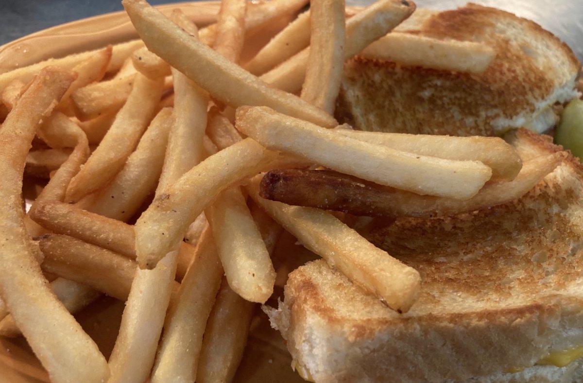 TCsReferee's tweet photo. Another Tasty TC’s Tuesday is upon us… outstanding lunch specials (HALF SUMMER SALAD/BIG CHEESE SANDWICH) from 11am to 4pm, plus BOGO 1/2 Off Burgers (REF CHEESEBURGER/FRISCO BURGER) from 5 to 10pm.

TUE SOUP FUN (8.20.24):
Hamburger Stroganoff / Tex Mex Corn Chowder

#GoRef https://t.co/RHUysP20R1
