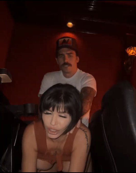 Watch Shay Fox's leaked NSFW photo on TwXstars