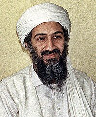 murczkiewiczyzm's tweet photo. >Bin Laden zakłada Al Kaidę 
>Al Kaida organizuje zamach na World Trade Center
>Gerard Way będąc świadkiem zamachu jest straumatyzowany, w ramach terapii zaczyna pisać muzykę i zakłada zespół My Chemical Romance
>Stephanie Meyer zainspirowana muzyką My Chemical Romance pisze sage Zmierzch 
>E.L. James piszę fanfic z uniwersum Zmierzchu który służy jako podstawa do napisania 50 Shades of Gray
>Blanka Lipińska zainspirowana 50 Shades of Gray pisze ten swój wysryw 365 Dni 

Tl:dr Bin Laden bezpośrednio odpowiada za napisanie 365 Dni