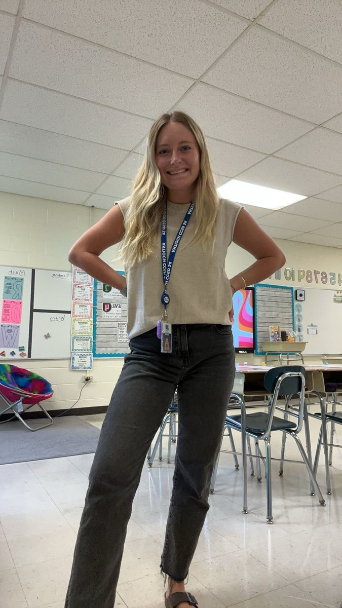 ms_ryan22's tweet photo. First day of school! https://t.co/poRN8eYqWq