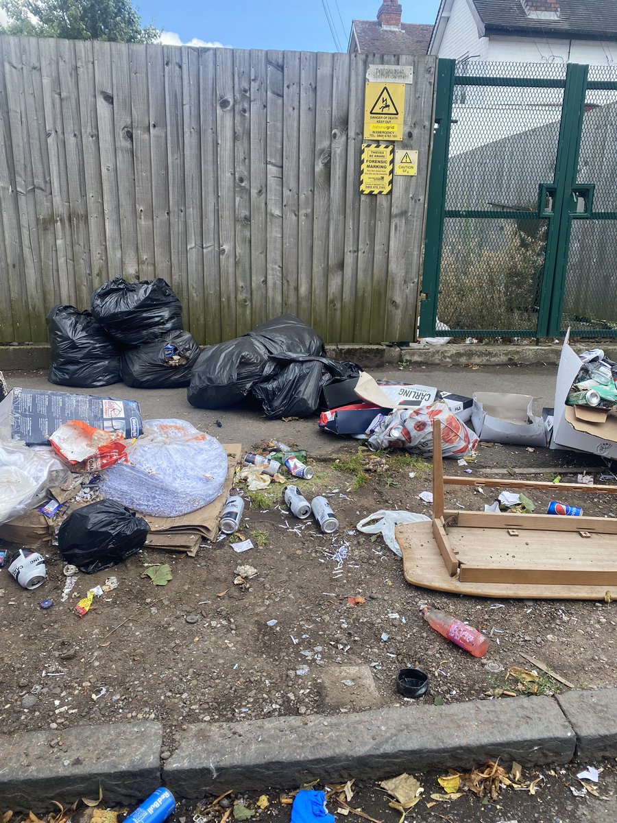 Rubbish scatted over Twyford road B82nh by electric substation can we please have a someone clean this up attracting  rats More  rubbish <a href="/BCC_Help/">BCC Customer Service</a> <a href="/liambyrnemp/">Liam Byrne MP</a> <a href="/Zah33rAkbar/">Zaheer Akbar</a> <a href="/UKLabour/">The Labour Party</a>