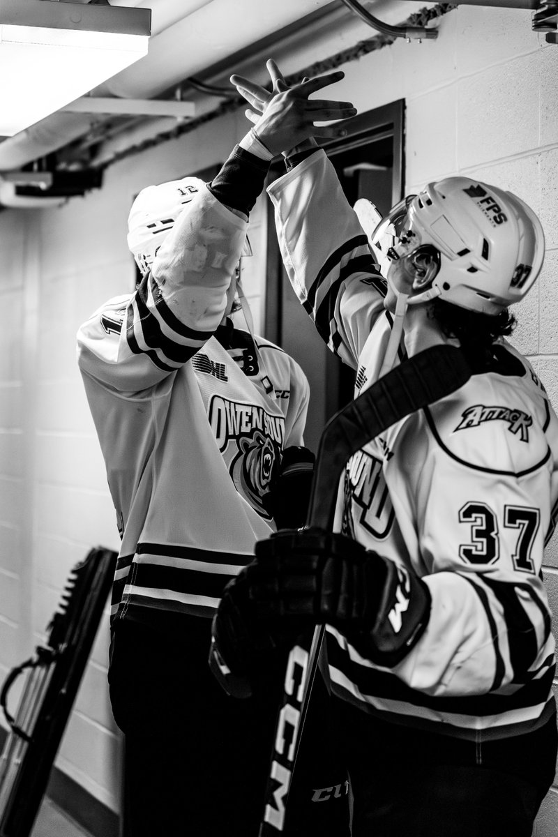 AttackOHL's tweet photo. Looking to freshen up your homescreen wallpaper? ๐ฒ๐๐
Take a screenshot!!๐ธ
#Owensoundattack #OSA #Owensoundattackplayers #AlwaysAttack #AttackAlways #OwenosoundHockey #Bayshoreboys #CarterGeorge #SamMcCue #GabeSmith #AntonioTersigni https://t.co/mVCyMFvp2F