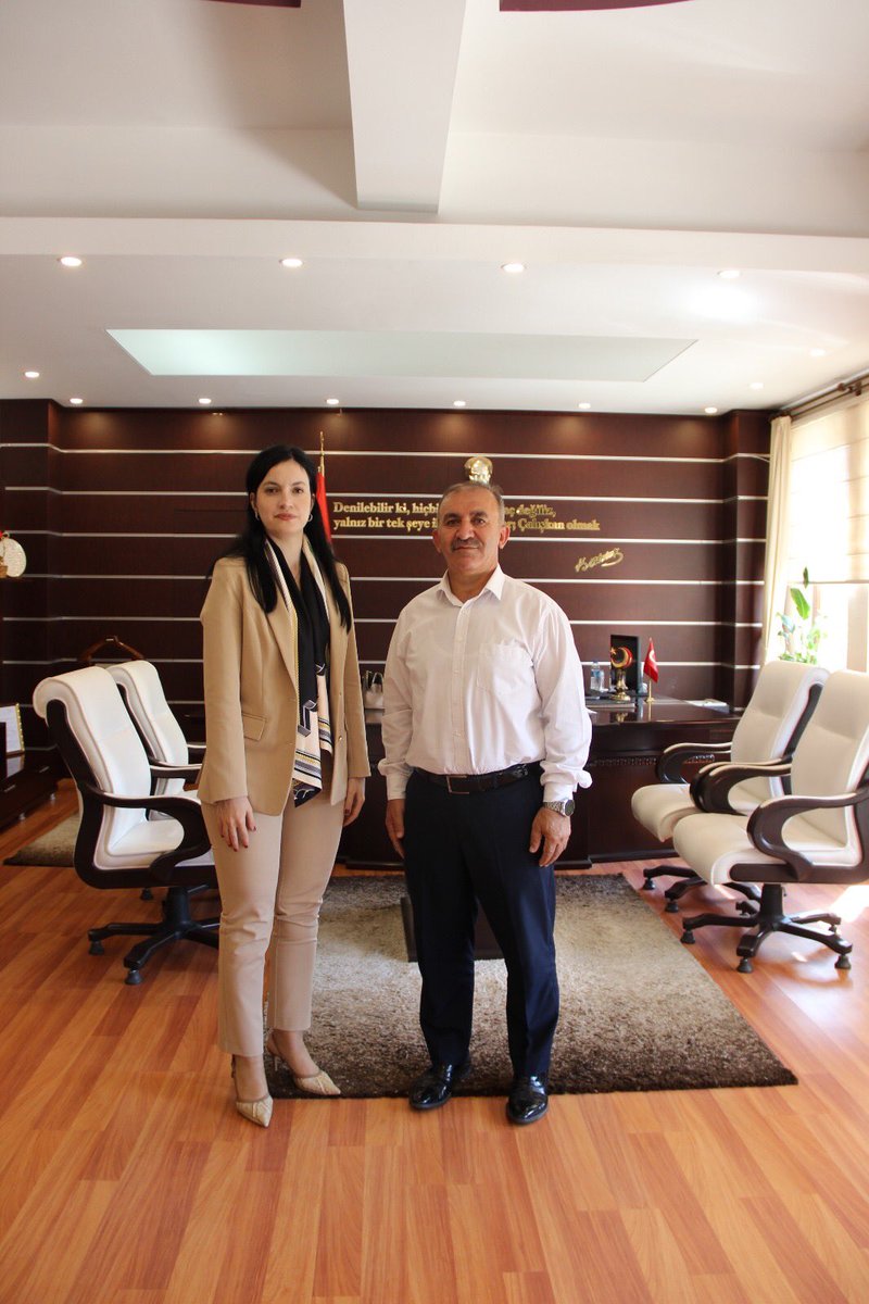 İlçe Nüfus Müdürü Fazıl DÜZENLİ,Havza Kaymakamlığı Yazı İşleri Müdürlüğüne atanması dolayısıyla Kaymakamımız Sn.Büşra ERDOĞAN’ı ziyaret etti.Kaymakamımız yaptığı çalışmalardan dolayı İlçe Nüfus Müdürü Fazıl DÜZENLİ ‘yi tebrik ederek,yeni görev yerinde başarılar diledi.