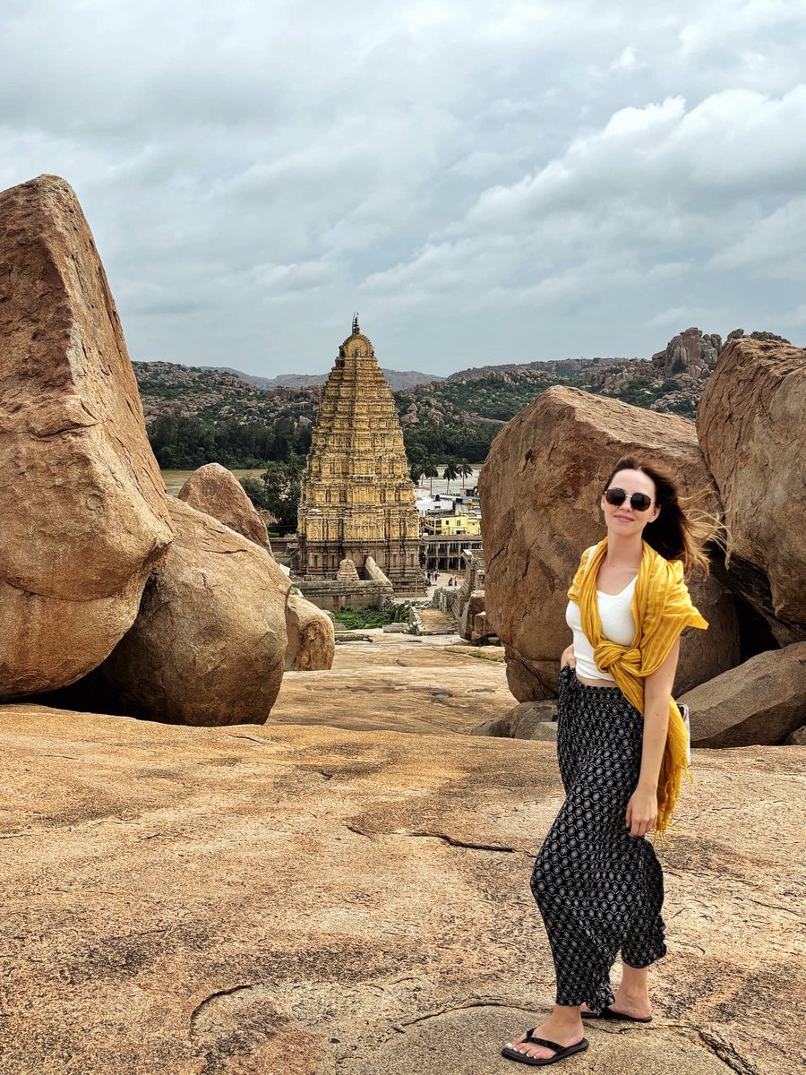 Vacationed my little heart out.. now feeling super inspired, writing tons and getting to work on my second album 🫢 

Can't wait to share new songs in a way that I feel most connected to these days 💕