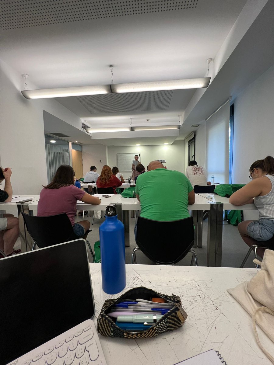 CulturaClasicaC's tweet photo. Seguimos volando por el cielo en nuestro queridísimo curso de latín activo #CAELVMX #CAELVM2024 https://t.co/aD1Z7Nyn6Y