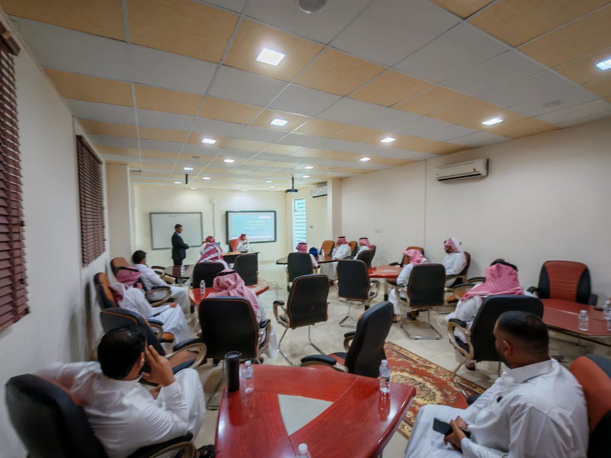 manarprim's tweet photo. اقامت ابتدائية منار السبيل الاهلية اجتماع مجلس أولياء الأمور    تحت شعار :معاً نعمل لتحقق الأهداف ونحصد الثمار واستعراض المحاور التالية مثل دور الأسرة في دعم رحلة الطالب التعليمية ورفع مستوى التحصيل والانضباط المدرسي وقواعد السلوك 2/2 https://t.co/YcOSN39c1X