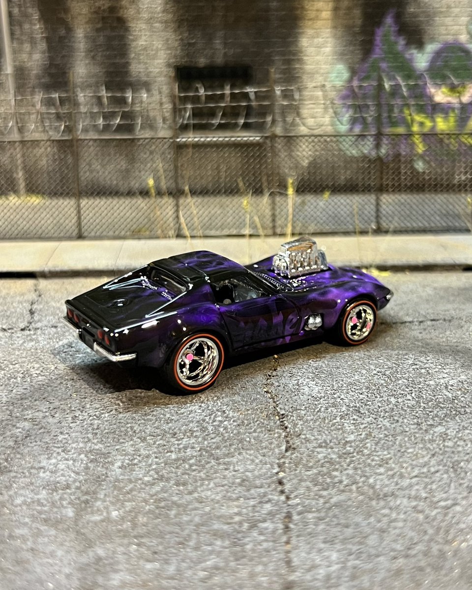 PEACE_111_MAKER's tweet photo. '68 CORVETTE GAS MONKEY GARAGE

Real flames

#hotwheels #hotwheelscustom
#art #custompaint #flames #gasmonkey https://t.co/w1kGzP0FqR