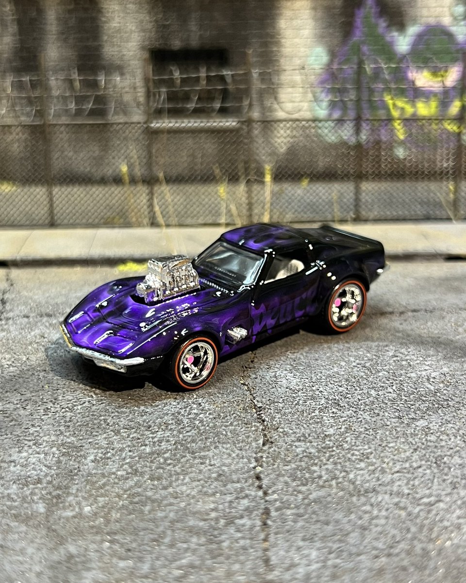 PEACE_111_MAKER's tweet photo. '68 CORVETTE GAS MONKEY GARAGE

Real flames

#hotwheels #hotwheelscustom
#art #custompaint #flames #gasmonkey https://t.co/w1kGzP0FqR