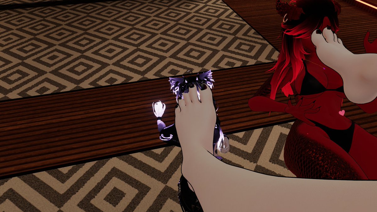 SaltieVrc's tweet photo. It always feel nice to have people to step on !

#VRChat #footfetish #footworship #3dfeet https://t.co/xgT5NsvvgN