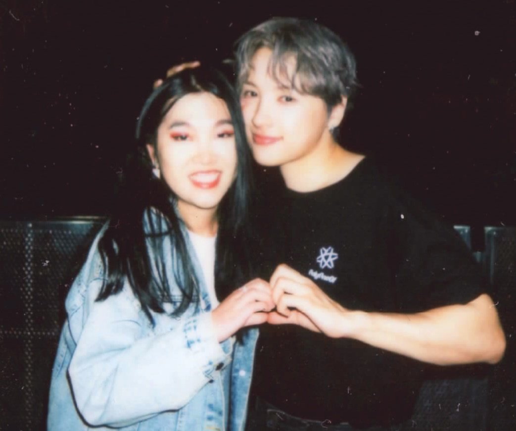shysarts's tweet photo. When Rie placed his hand on my head I completely blacked out https://t.co/wujbLHwPga