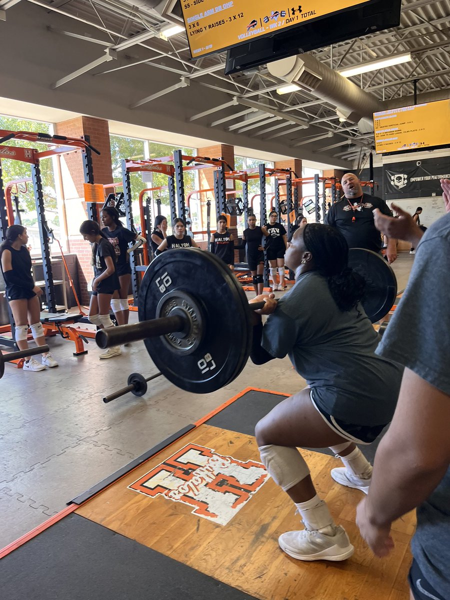 rhine_coach's tweet photo. Thanks Coach Sparkman for a great strength session . Volleyball working on getting stronger and  more explosive every week ! @MonteSparkman @HHSBuffNation https://t.co/w5Znab9dQf