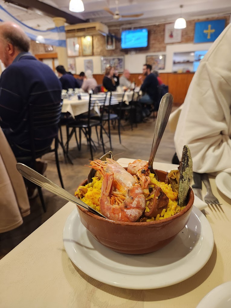 nicolasmaggi87's tweet photo. Hilo colaborativo
COMIDA ESPAÑOLA EN ROSARIO
Una de las dos fuentes inmigratorias más grandes de la ciudad, junto a la italiana, dejó su huella en la gastronomía local.

¿Cuáles son los mejores lugares?

Arranco yo.
LA MARINA (1 de Mayo 890)
Comida asturiana

SUMEN Y VOTEN!