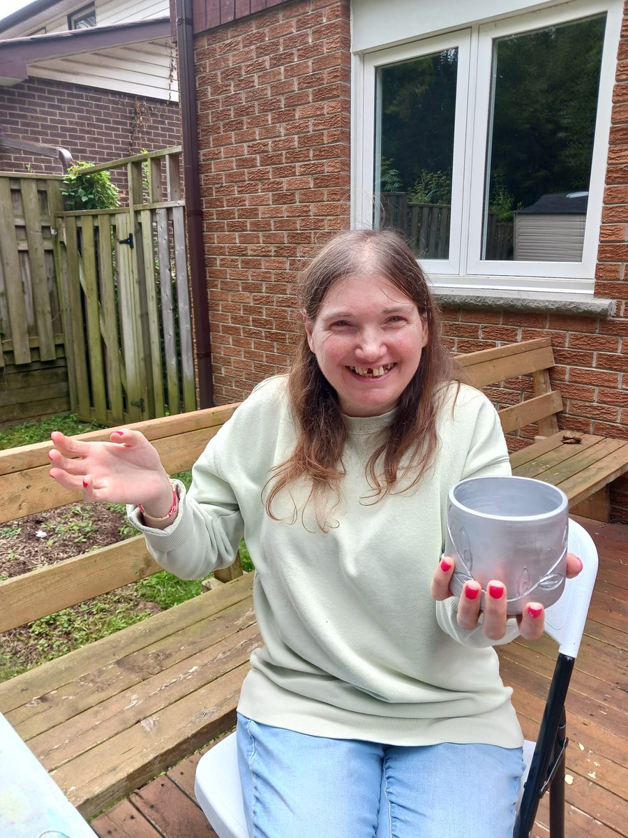 MetaCentre1986's tweet image. Yesterday we hosted a wonderful end of summer BBQ and clay party! Thank you to Cedar Ridge for your donation of clay pieces! @culture_to Everyone had so much fun! 🤩🎨 🍗🥗 #endofsummerbbq #happiness #goodfun #friends #clayart