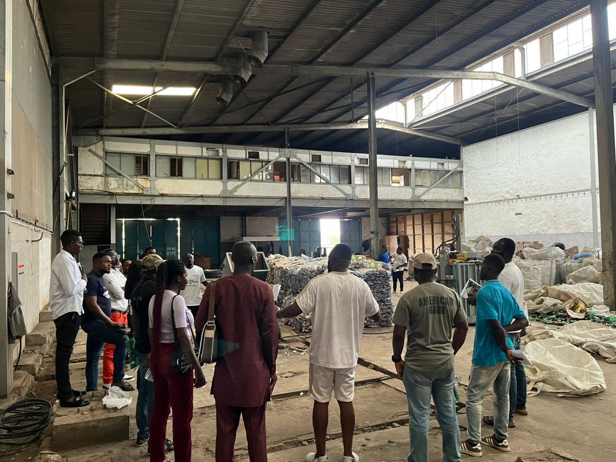 Wrapped up our second quarterly meeting with leaders from 12 of our 13 community clubs across the 7 coastal districts. After insightful discussions, we took them on a tour of our recycling factory. 

#Corpnation #CommunityLeadership #CorpNationImpact #Recycling #WesternRegion