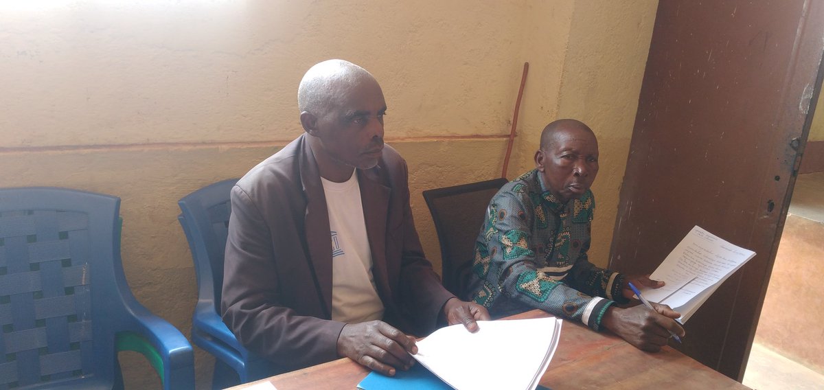 CommuneRutegama's tweet photo. Admicom @CommuneRutegama akaba na prés wa CCR muri komine ari kumwe n'abagize CCR yagirishije inama abakuru b'imitumba,b'uducimbiri, ba chefs de zone  , n'abaserukira amadini n'amashengero kugirango  recensement izogende neza.@MuramvyaProv @MininterInfosBi. https://t.co/GBQ8Ld69LK