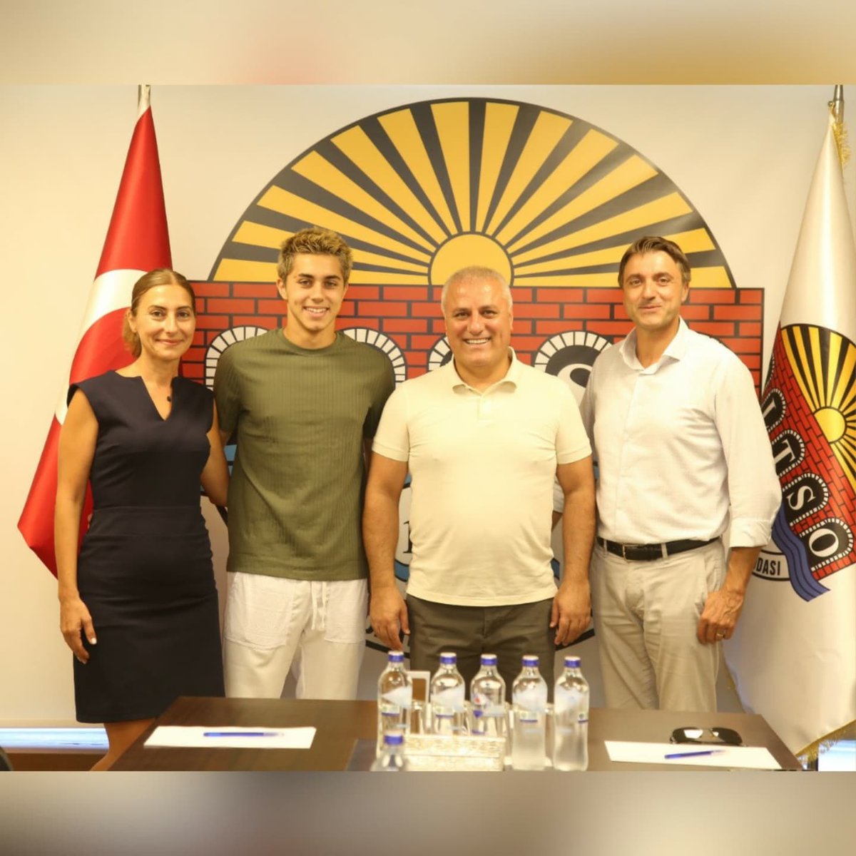 Başkan Erdem'e ziyaret 

megatv.com.tr/baskan-erdeme-…

Haberin devamı için web sitemizi ziyaret edebilirsiniz

 #alanyabülten #alanyahaberleri #alanyagazetesi #alanyasondakika #megatv #megatvcom #alanya #alanyamedya #güncelhaberler #mahmutlaralanya #gazipasa  #erayerdem #ziyaret