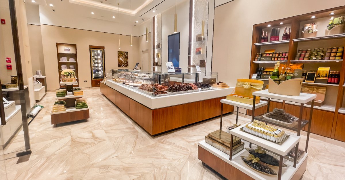 We are thrilled to announce the opening of our newest boutique in Yas Mall. Join us to discover the difference with our exclusive range. #Bateel

يسعدنا أن نعلن عن افتتاح أحدث متاجرنا في ياس مول. انضم إلينا لتكتشف الفرق مع مجموعتنا الحصرية. #بتيل #اكتشف_الفرق