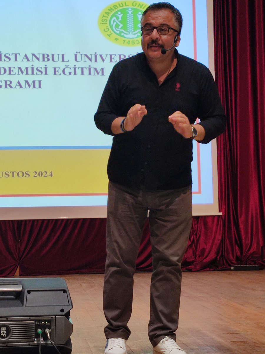 akbabafatih's tweet photo. İstanbul Valiliği’nin organize ettiği Muhtarlar Akademisi’nde, İstanbul’umuzun Avrupa yakasındaki değerli muhtarlarıyla buluştuk. İletişim dersimizde hem öğrendik hem de kıymetli bir zamanı paylaştık. Başta Sayın Valimiz @gul_davut Beye ve tüm muhtarlarımıza teşekkür ederim. https://t.co/tKO4A5KPYH