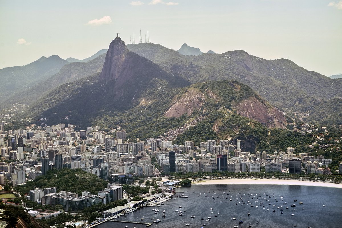 Priscila Pinto and colleagues assess the impact of a community-based primary health program—the Brazilian Family Health Strategy—on HIV/AIDS incidence and HIV-related mortality in Brazil. 
<a href="/davide_rasella/">Davide Rasella</a> <a href="/luis_eugenio20/">Luis Eugenio de Souza</a> 
<a href="/MBarreto1954/">Mauricio L. Barreto</a> <a href="/laiomagno/">Laio Magno</a>
📎: doi.org/10.1371/journa…