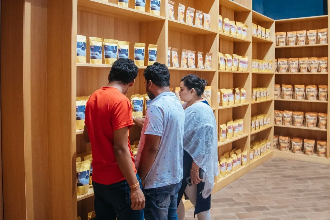 mission_shakti's tweet image. Nothing beats the joy of discovering unique handcrafted treasures!  Thank you for supporting our artisans and embracing the beauty of handloom magic. 

Every purchase helps keep our tradition alive! 

#ShopHandmade #SupportArtisans

#MissionShakti #MissionShaktiBazaar