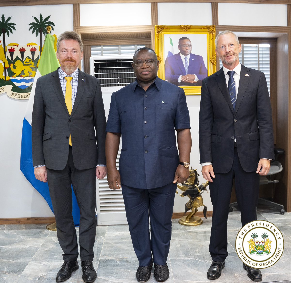 julius_maadabio's tweet photo. At State House this morning, Ambassador Manuel Mรผller, European Union's Ambassador to Sierra Leone took his leave. Your tenure here in Sierra Leone was thrilling with laudable results through our reliable partnership and collaboration on many fronts.
I wish you well and look forward to seeing you visit Sierra Leone again.
My administration will continue to nourish the relationship and corporation between @EUinSierraLeone and the people of Sierra Leone.