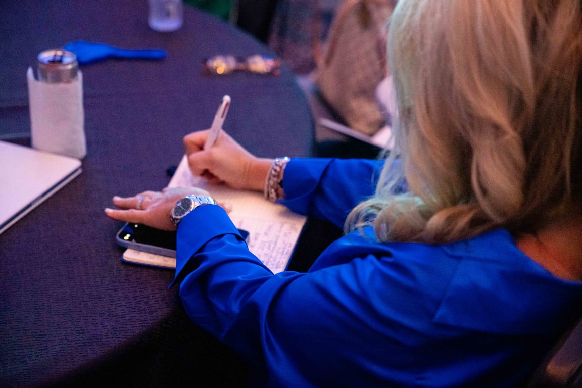 loriwildman's tweet photo. Planning events is a lot of hard work, and it's important to make sure that effort pays off. #Cvent's ROI guide is the ultimate cheat sheet for boosting your event's ROI, analyzing data, and cutting costs. You don't want to miss this one! #CventCelebrity https://t.co/ycoWTTCD4W https://t.co/XBNfBu0skp