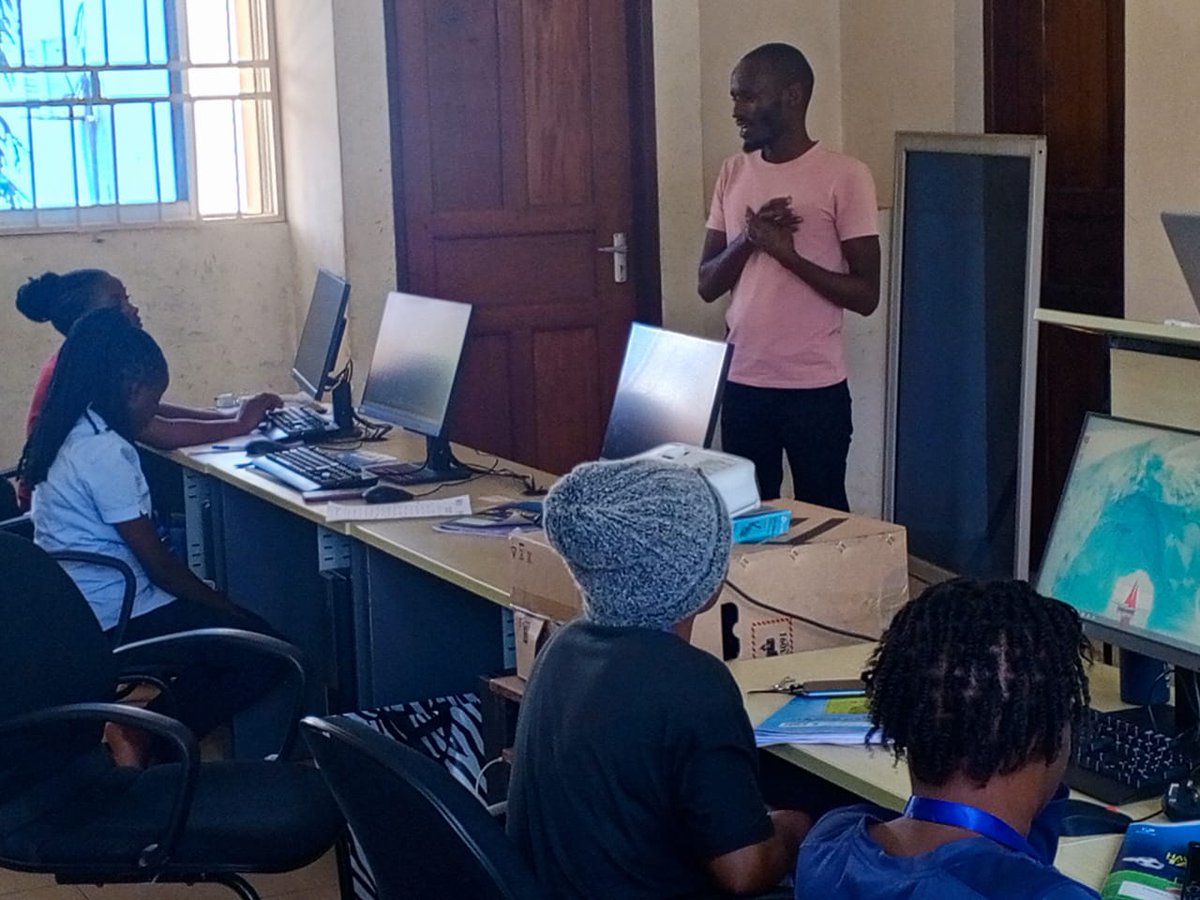 EngageProjectKE's tweet image. Ongoing! UCSF&apos;s John Njenga leads ENGAGE Project class at Pwani University, equipping underprivileged students with data science skills to tackle public health challenges in their communities.
#ENGAGEProject #LetsENGAGE #Datascience