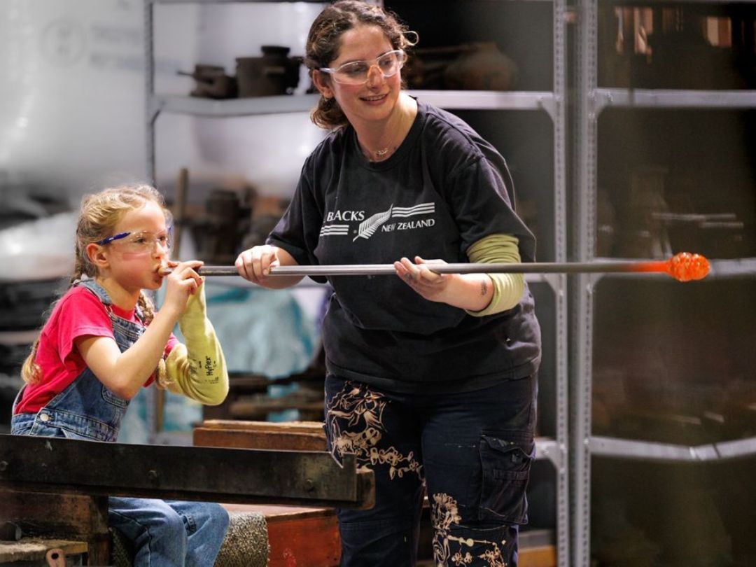 Come along to @cumbriacrystal for some glassblowing experiences! 💠

Create a coloured glass bauble, paperweight, vase or pumpkin in a truly unique and educational glass blowing experience in Britain’s last working luxury crystal factory.

Book here: bit.ly/3AsKibE