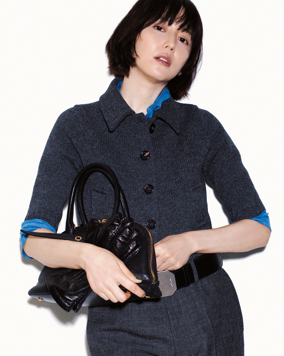 長澤まさみさんが、#ミュウミュウ 2024年秋冬コレクションで「フィガロ
