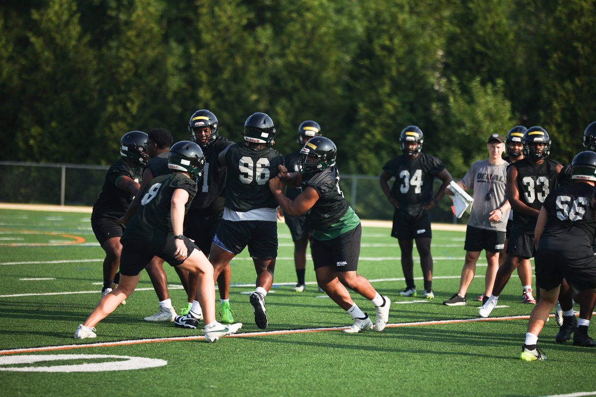 New season, same sacrifice.
#DelValFootball #NoExcuses