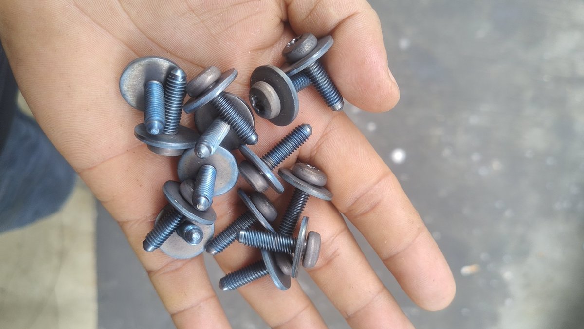 Hello friends, I have come back. If you need screws, please ask me for my WhatsAPP8613829110756