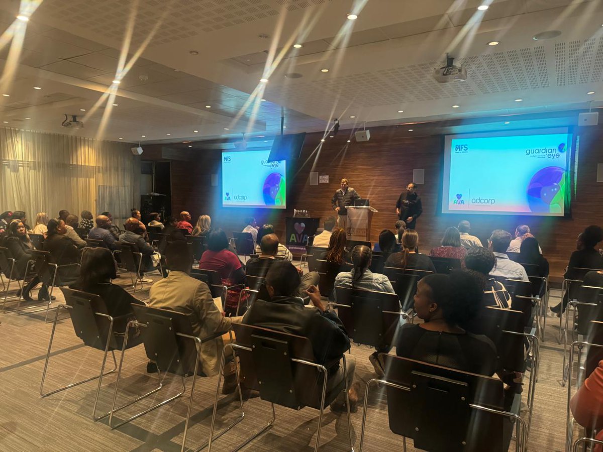 GuardianEyeZA's tweet photo. Another great day for the AVA JHB team! 💪 Educated staff on our innovative products &amp; the importance of primary care. Thanks team! 🚀 #AVA #CustomerActivation #HealthcareEducation #Teamwork https://t.co/xvTd1asYTZ