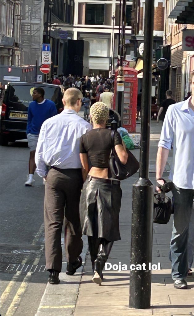 Doja i Joseph Quinn zostali zauważeni razem w Londynie, gdzie spędzili już 2 tygodnie. 👀